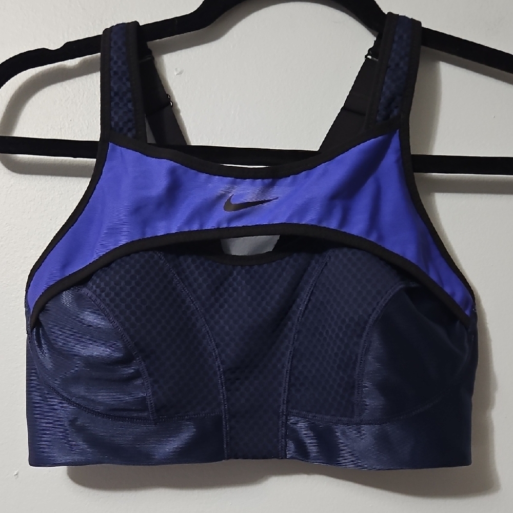 Nike Dri-Fit Women's Black and Blue Sports Bra Molded Pads Size S